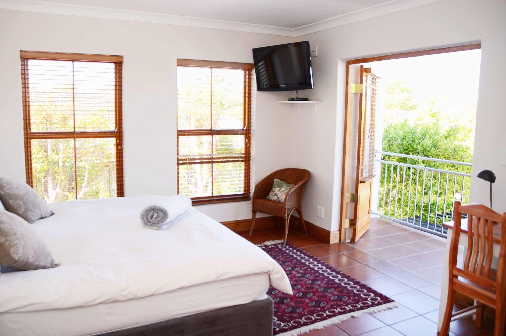 Penelope'S Stellenbosch Bed & Breakfast Exterior photo